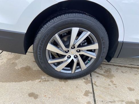 Used 2023 Chevrolet Equinox Premier AWD/4WD image 31
