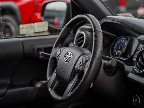 Certified 2022 Toyota Tacoma TRD Sport image 16