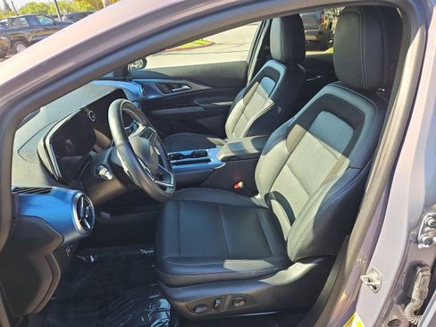 Used 2024 Chevrolet Equinox EV LT w/ LPO, Blackout Package FWD image 18