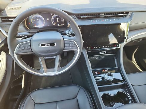 New 2026 Jeep Grand Cherokee L Limited w/ Limited Altitude Package image 10