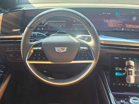 Used 2026 Cadillac Escalade Luxury w/ Touring Package AWD/4WD image 16