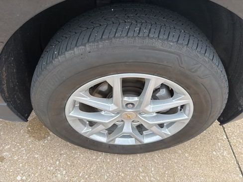 Used 2024 Chevrolet Equinox LT AWD/4WD image 57