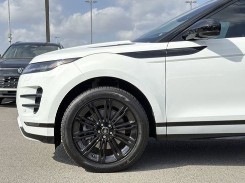 Used 2025 Land Rover Range Rover Evoque Dynamic SE image 9