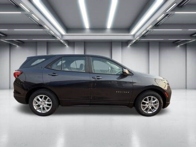 Used 2022 Chevrolet Equinox LS AWD/4WD image 1