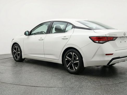 Used 2025 Nissan Sentra SV FWD image 6