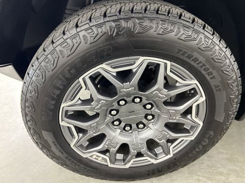 Used 2025 GMC Hummer EV 3X AWD/4WD image 26