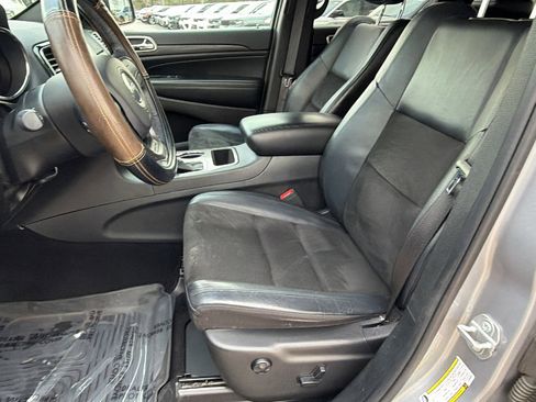 Used 2020 Jeep Grand Cherokee Altitude image 16