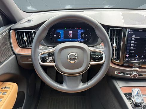 Used 2023 Volvo XC60 B5 Ultimate w/ Protection Package Premier image 26