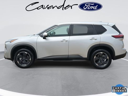 Used 2025 Nissan Rogue SV image 8