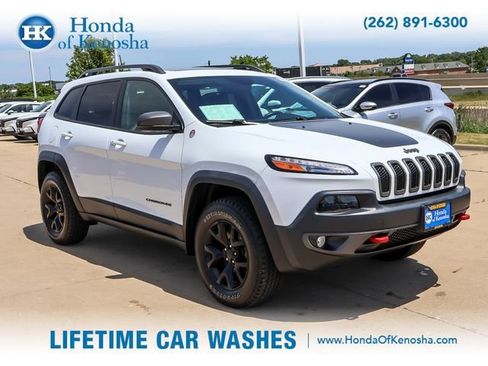 Used 2017 Jeep Cherokee Trailhawk AWD/4WD image 7