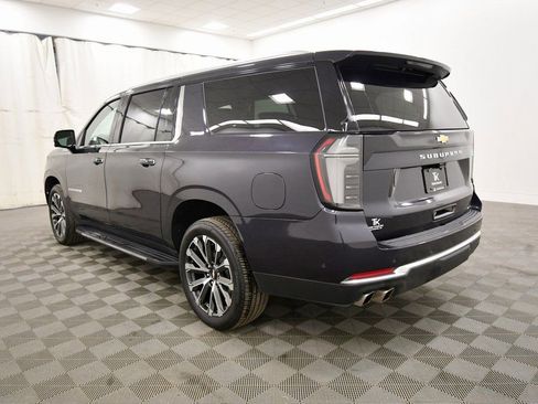 Used 2025 Chevrolet Suburban High Country w/ Sun And Tow Package image 5