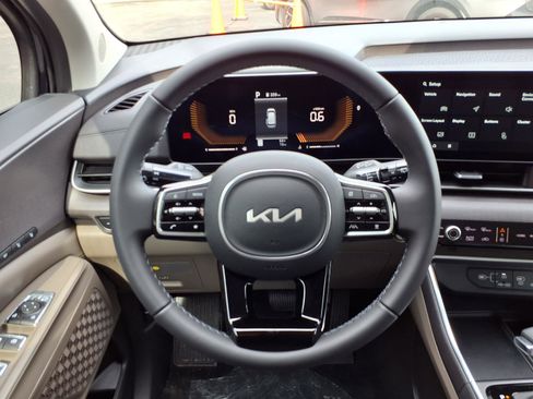 New 2026 Kia Carnival EX image 7