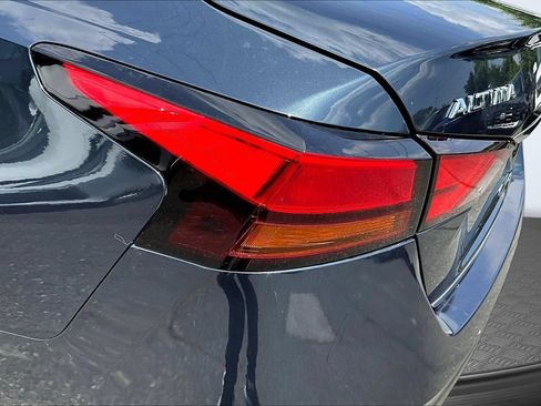 Used 2021 Nissan Altima 2.5 SV FWD image 23