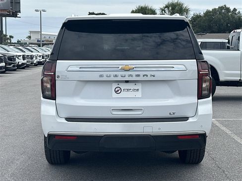 Used 2023 Chevrolet Suburban LT image 7