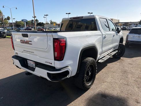 Used 2019 GMC Sierra 1500 AT4 w/ AT4 Premium Package AWD/4WD image 4