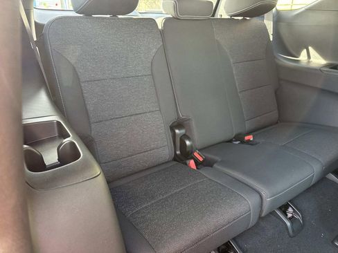 New 2026 Chevrolet Traverse LT image 9