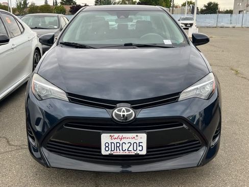 Used 2018 Toyota Corolla LE FWD image 2