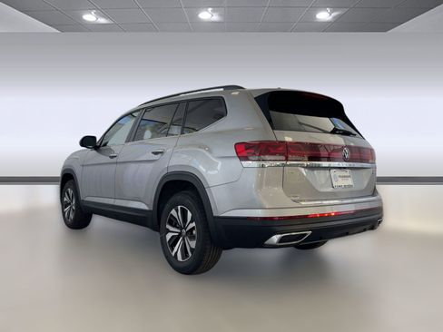 New 2026 Volkswagen Atlas SE image 3