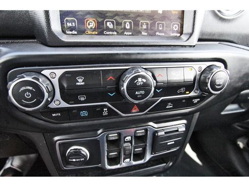 Used 2023 Jeep Wrangler Unlimited Sahara AWD/4WD image 26