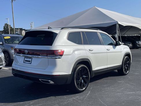 Certified 2026 Volkswagen Atlas SE w/ Panoramic Sunroof Package FWD image 7