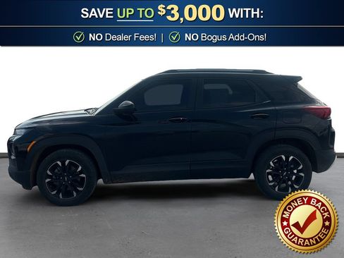 Used 2023 Chevrolet TrailBlazer LT w/ Convenience Package FWD image 2