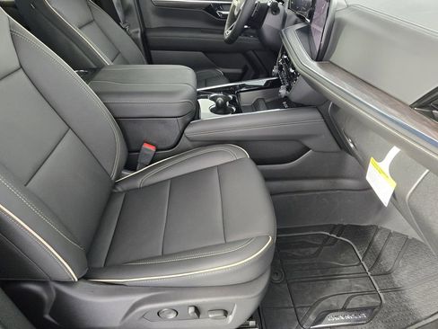 New 2026 Chevrolet Suburban Premier w/ Sun And Tow Package RWD image 15