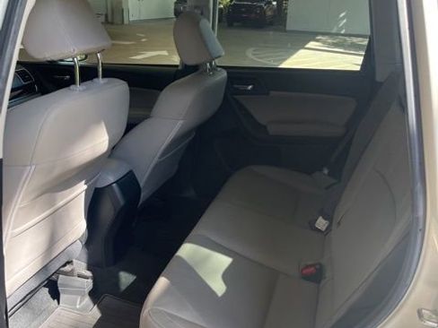Used 2018 Subaru Forester 2.5i Limited image 6