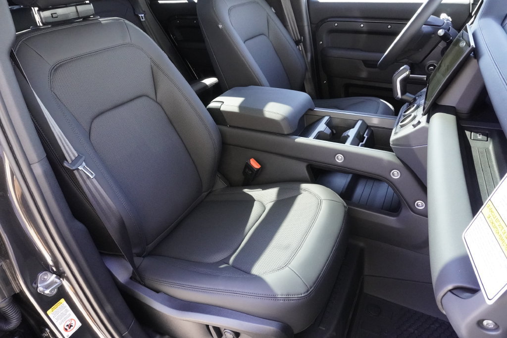 New 2026 Land Rover Defender 110 S AWD/4WD image 24