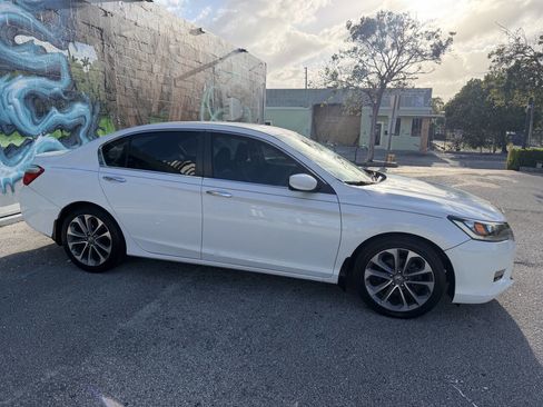 Used 2014 Honda Accord Sport image 5