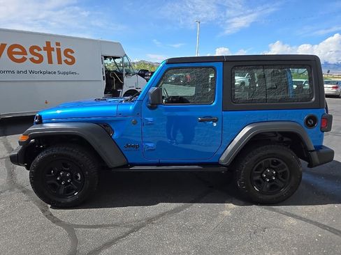 Used 2025 Jeep Wrangler Sport AWD/4WD image 7