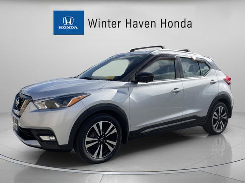 Used 2019 Nissan Kicks SR w/ SR Premium Package image 5