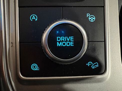 Used 2020 Ford Explorer Platinum image 35