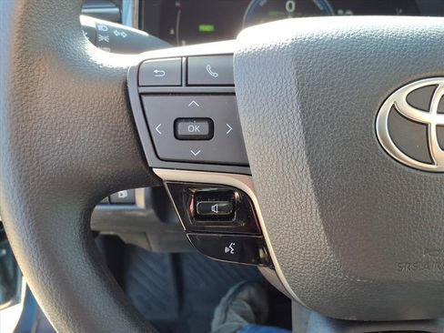 Used 2025 Toyota Camry LE image 17