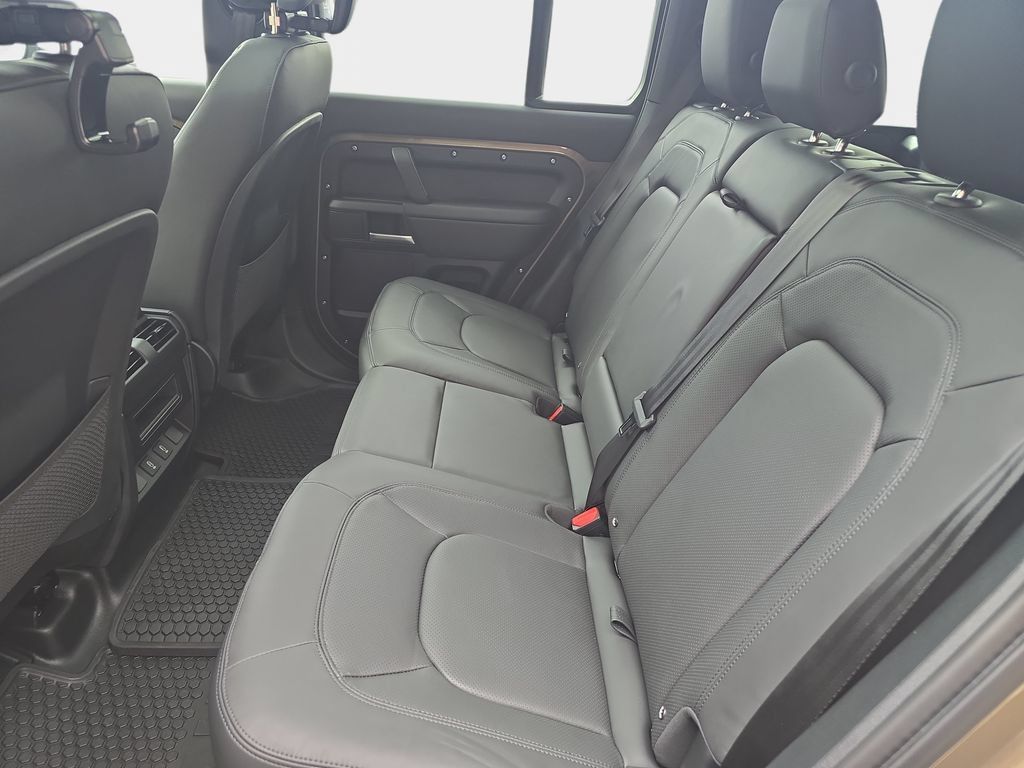 New 2026 Land Rover Defender 110 X-Dynamic SE AWD/4WD image 11