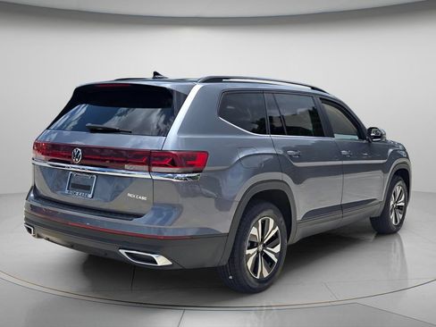Certified 2025 Volkswagen Atlas SE FWD image 7