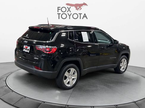 Used 2022 Jeep Compass Latitude w/ Sun and Sound Group AWD/4WD image 6