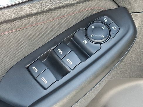 Used 2023 Chevrolet TrailBlazer RS w/ Convenience Package AWD/4WD image 14