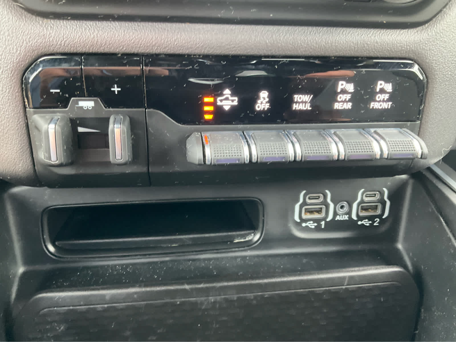 Used 2022 RAM 1500 Big Horn AWD/4WD image 11