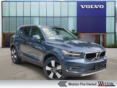 Certified 2022 Volvo XC40 T5 Momentum