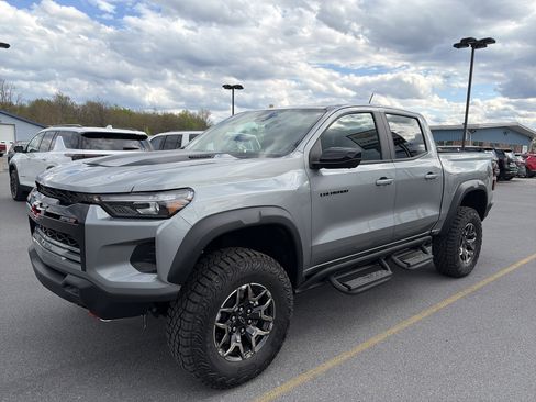 New 2026 Chevrolet Colorado ZR2 w/ Technology Package AWD/4WD image 8