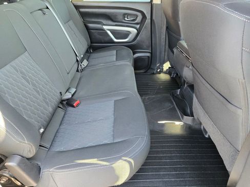 Used 2017 Nissan Titan SV AWD/4WD image 16