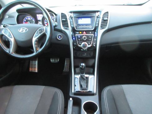 Used 2016 Hyundai Elantra GT w/ Option Group 02 FWD image 16