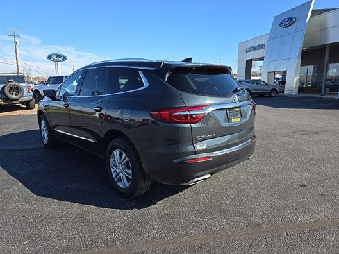 Used 2021 Buick Enclave Essence image 9