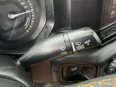 Used 2024 Jeep Wrangler Unlimited Sahara AWD/4WD image 32