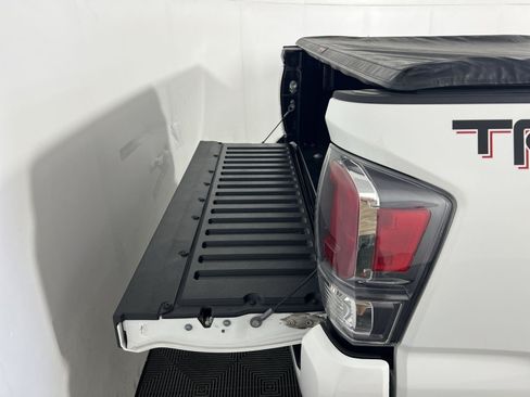 Used 2023 Toyota Tacoma TRD Sport w/ Black Out Package (TMS) AWD/4WD image 26