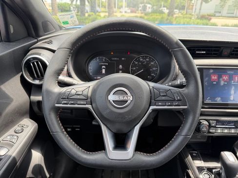 Used 2023 Nissan Kicks SR w/ SR Premium Package FWD image 13