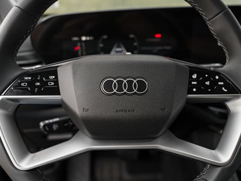 Certified 2025 Audi Q5 Premium Plus image 16