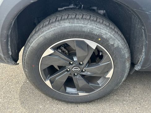 Certified 2024 Nissan Rogue SV image 4