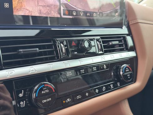 New 2026 Nissan Pathfinder Platinum image 27