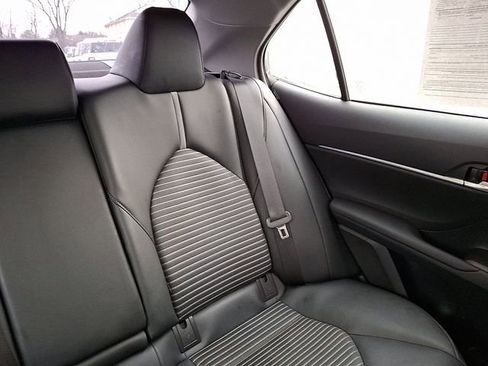 Used 2022 Toyota Camry SE image 21